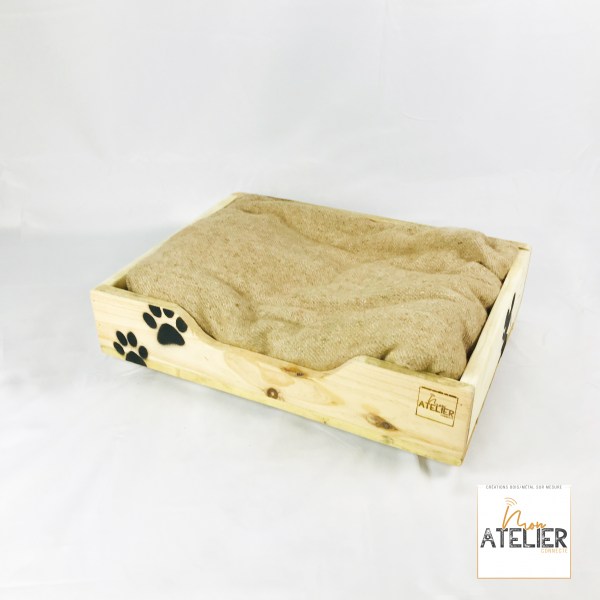 Panier à chat en bois de palette recyclé avec pochoir décoratif. 